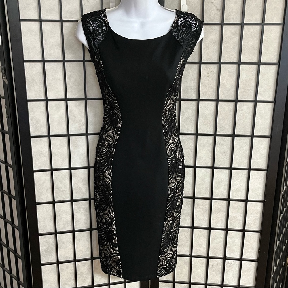 Lette ladies mini lace body con dress(no size tag) see measurements